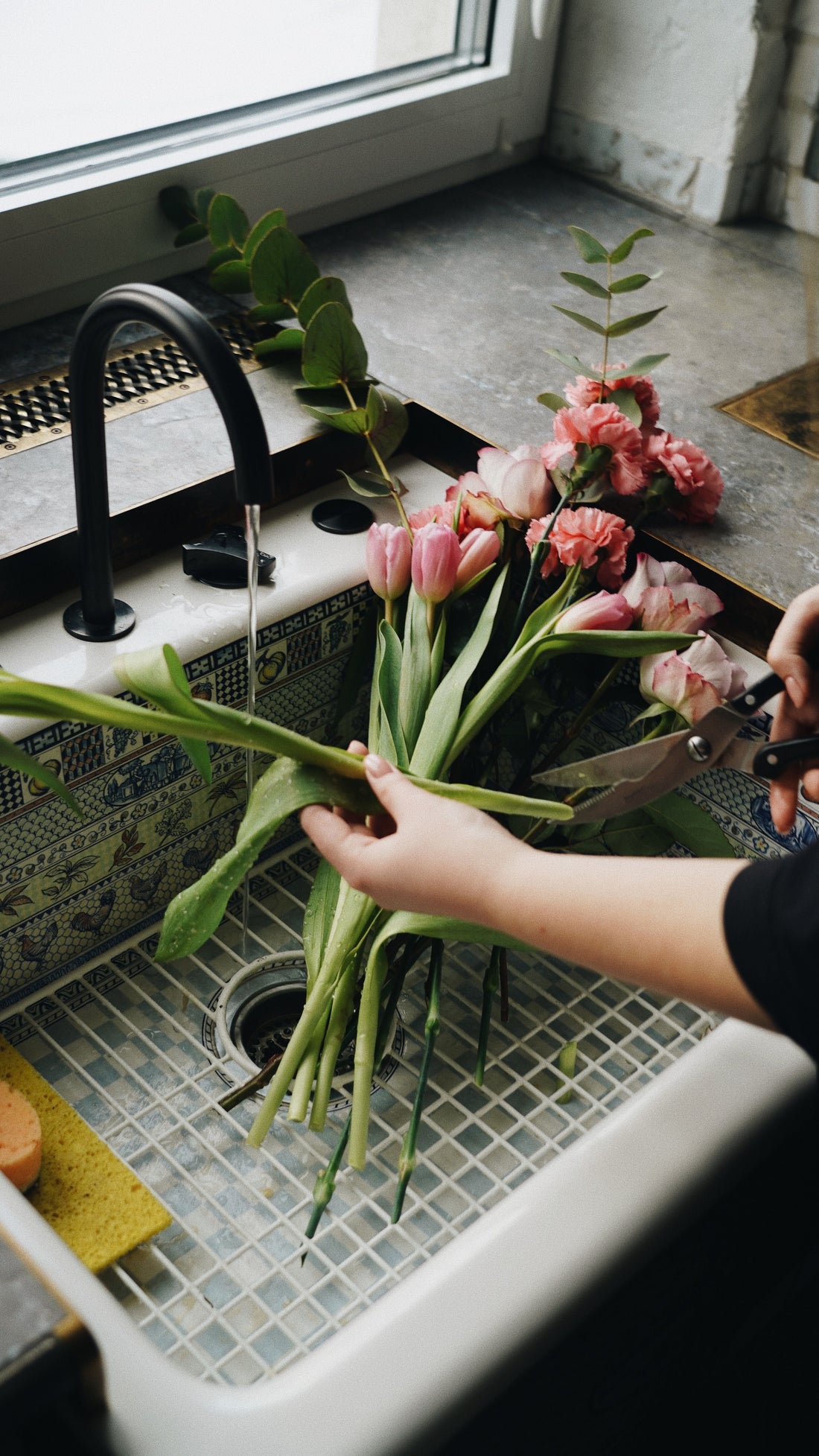 How to Make Cut Flowers Last Longer: Care Tips from a Florist